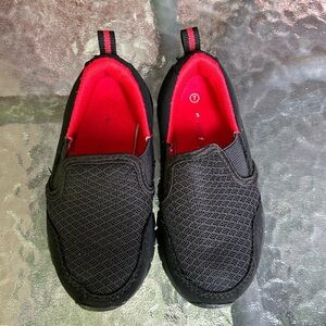 Fresh kids | black and red memory foam slip on shoes | size 7